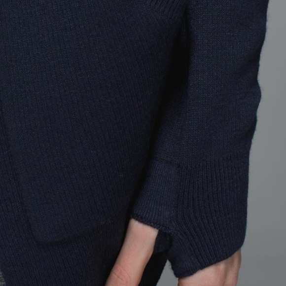 Lululemon Cabin Yogi Wrap Navy Sweater - Picture 2 of 9